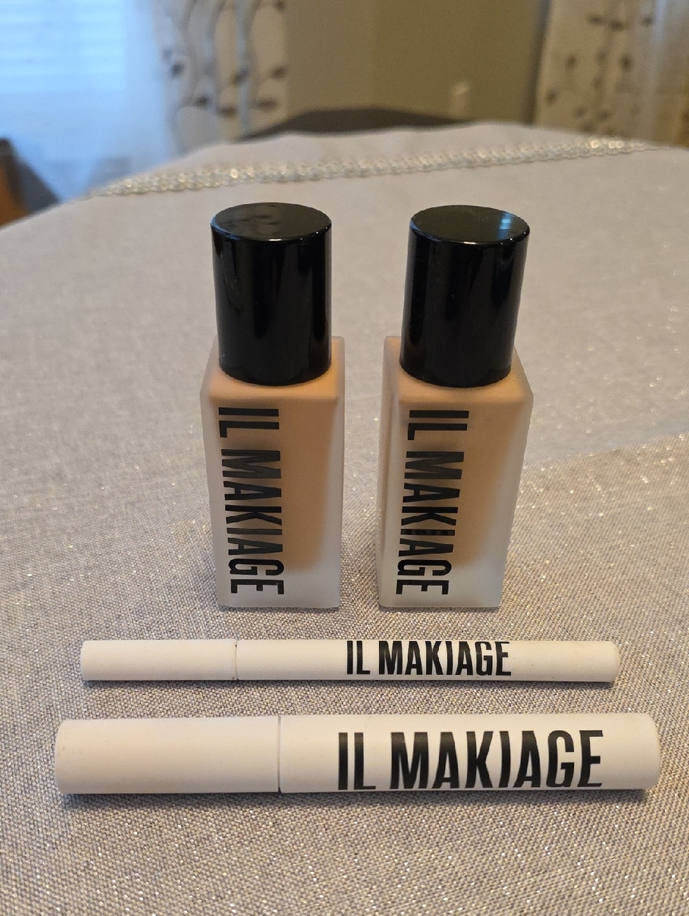 IL MAKIAGE Foundation & Eye Duo in Beige Shades